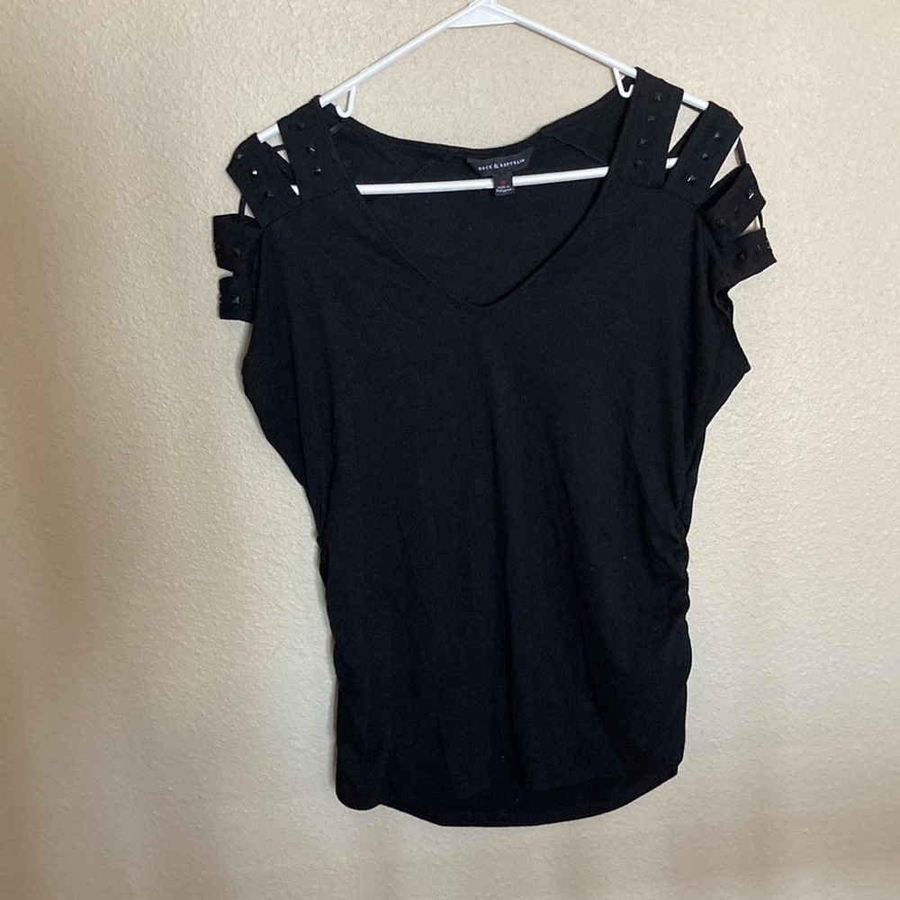 Black Rock & Republic Off the Shoulder Shirt Size M